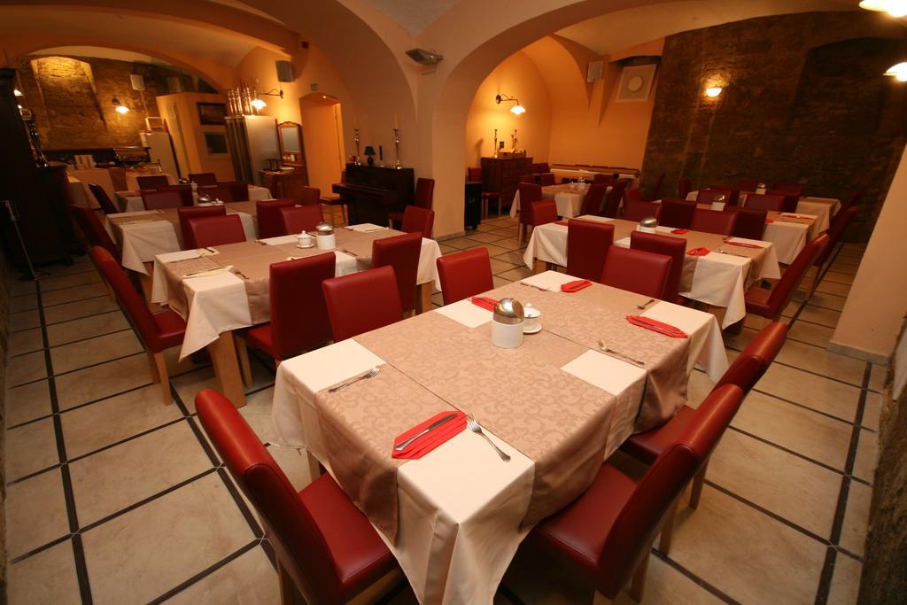 Hotel Park Ptuj Bagian luar foto