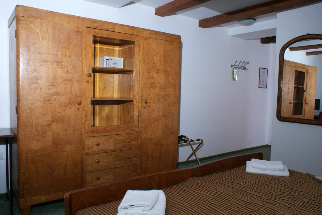 Hotel Park Ptuj Bagian luar foto