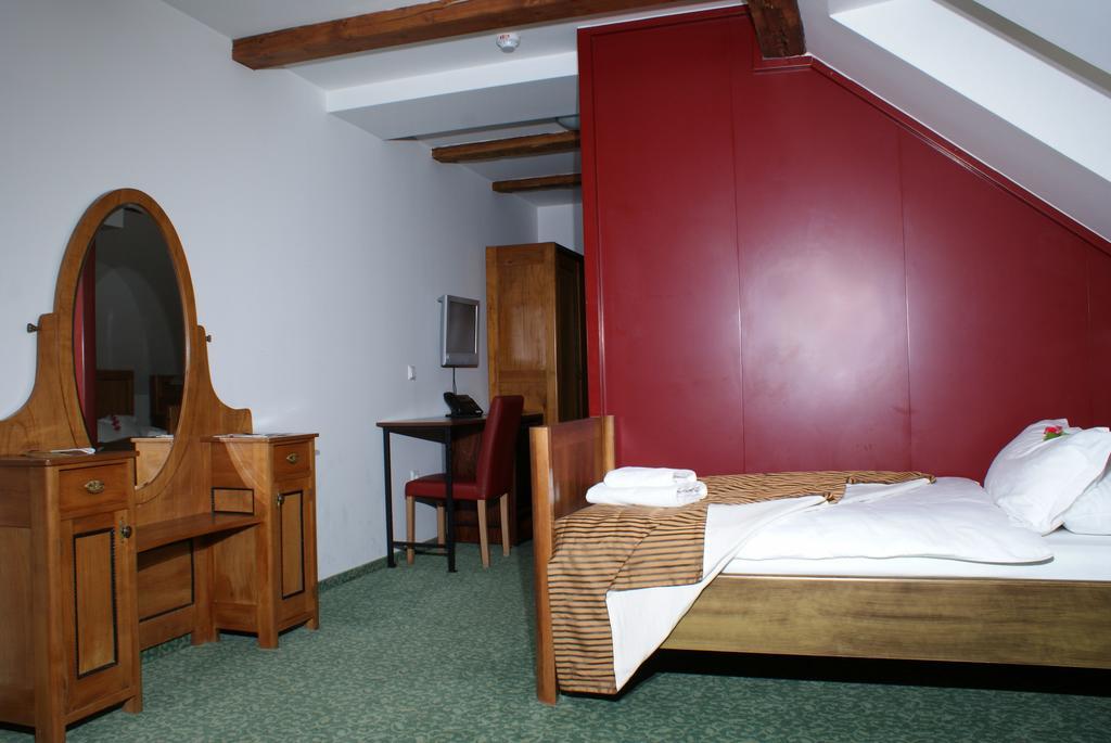 Hotel Park Ptuj Bagian luar foto