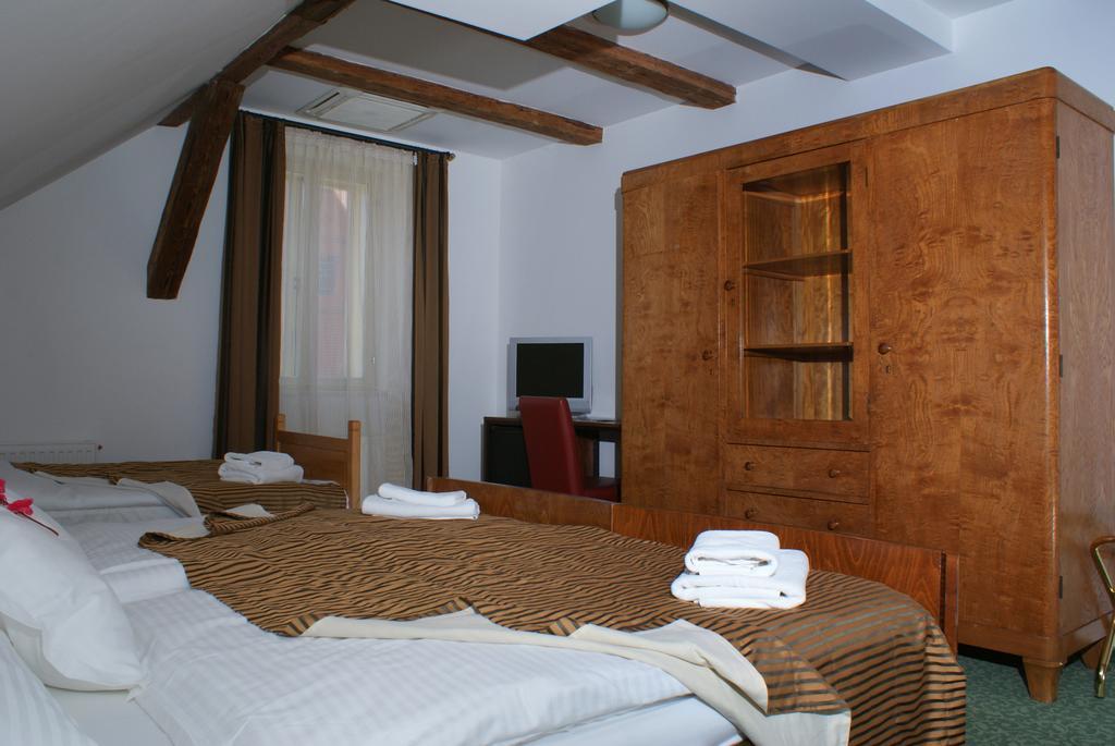 Hotel Park Ptuj Bagian luar foto