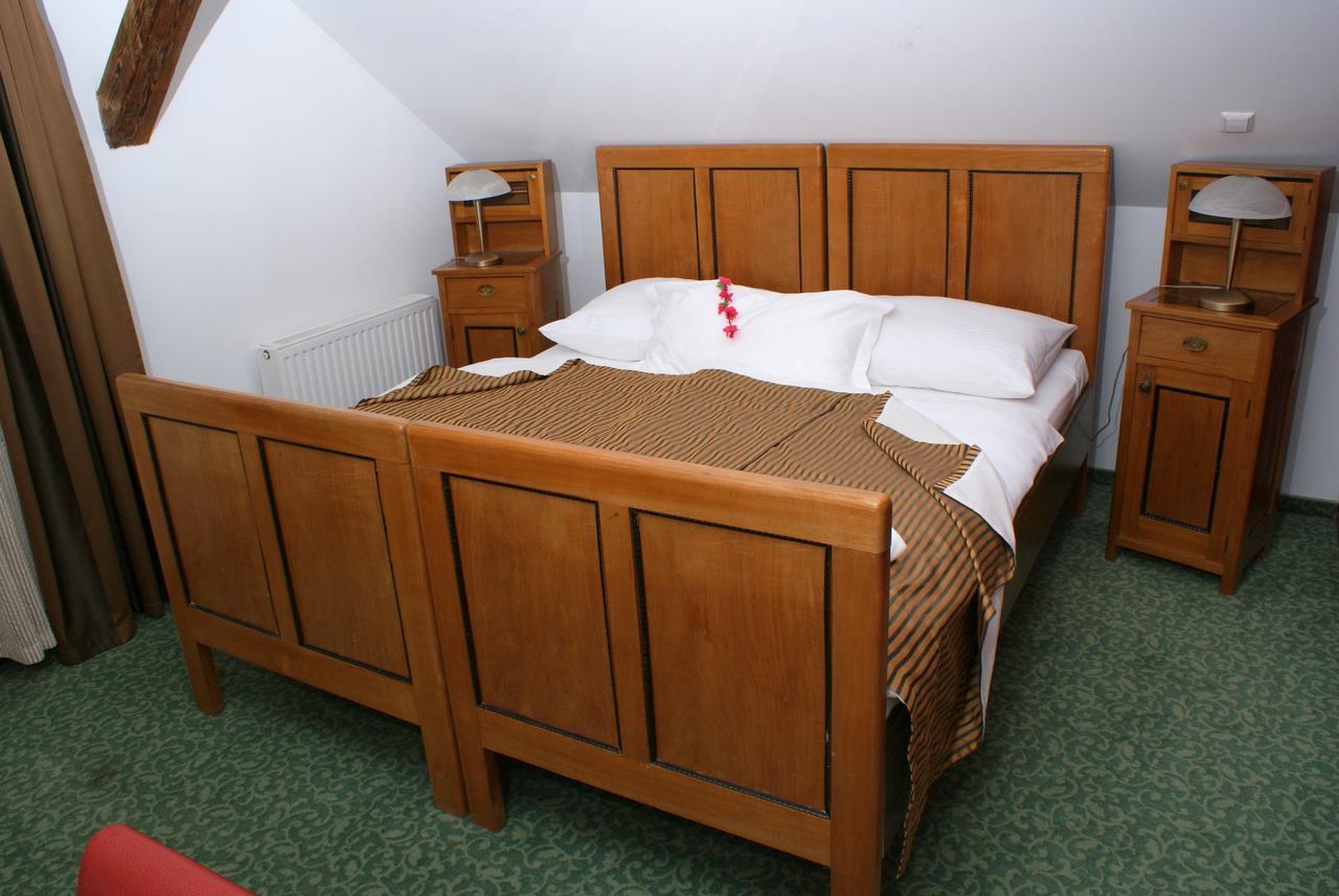 Hotel Park Ptuj Bagian luar foto