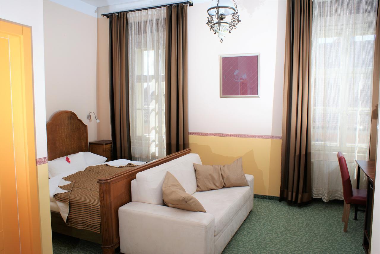 Hotel Park Ptuj Bagian luar foto